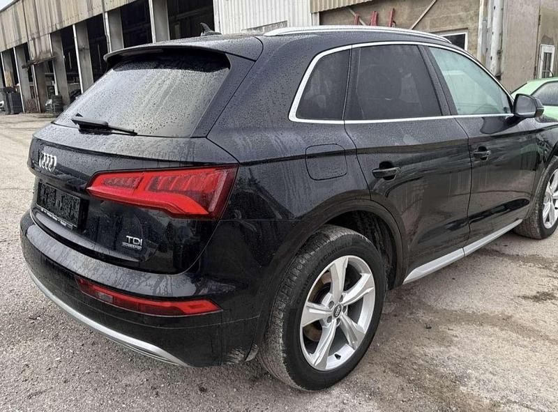 Gebraucht Audi Q5 Sport 190 PS (139 kW) 2018 Mythosschwarz metallic SUV