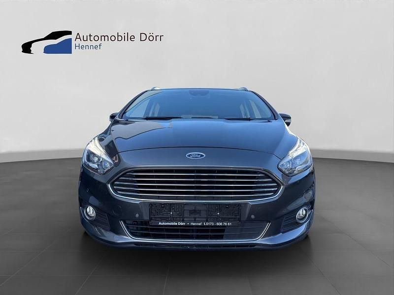 Gebraucht Ford S-MAX Titanium 165 PS (121 kW) 2018 Grau Van / Kleinbus