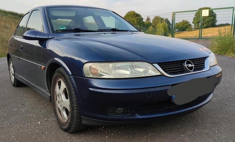 Blau Gebraucht 1999 Opel Vectra Edition Limousine | 680 € (Fairer Preis) - Bild 1/4