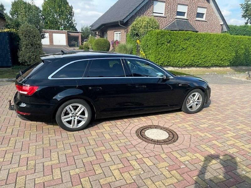 Schwarz Gebraucht 2017 Audi A4 S-Line Kombi | 14.600 € (Guter Preis) - Bild 1/4