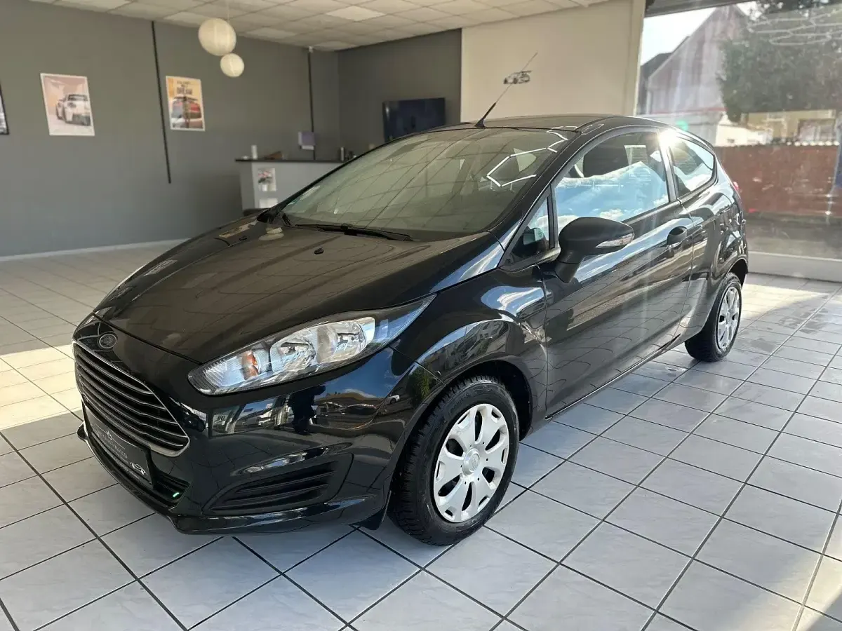 Usata Ford Fiesta 60 CV (44 kW) 2013 Nero Utilitaria