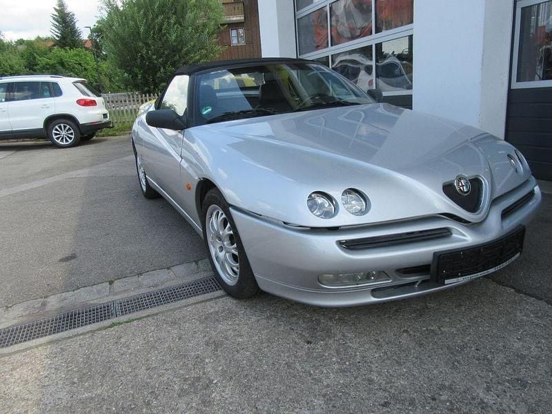 Gebraucht Alfa Romeo Spider 150 PS (110 kW) 2001 Silber Cabrio