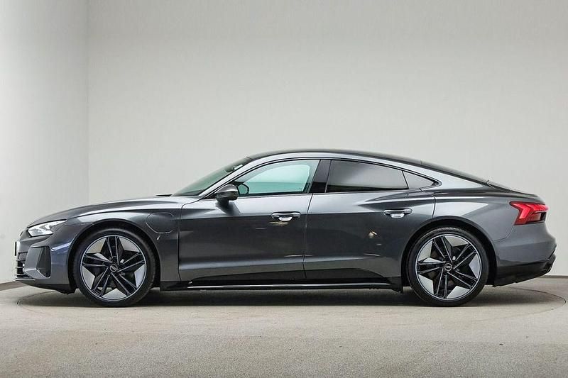 Gebraucht Audi e-tron GT quattro Comfort 350 kW (476 PS) 2023 Daytonagrau perleffekt Limousine