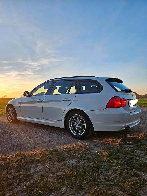 Gebraucht BMW 316 116 PS (85 kW) 2010 Weiß Kombi