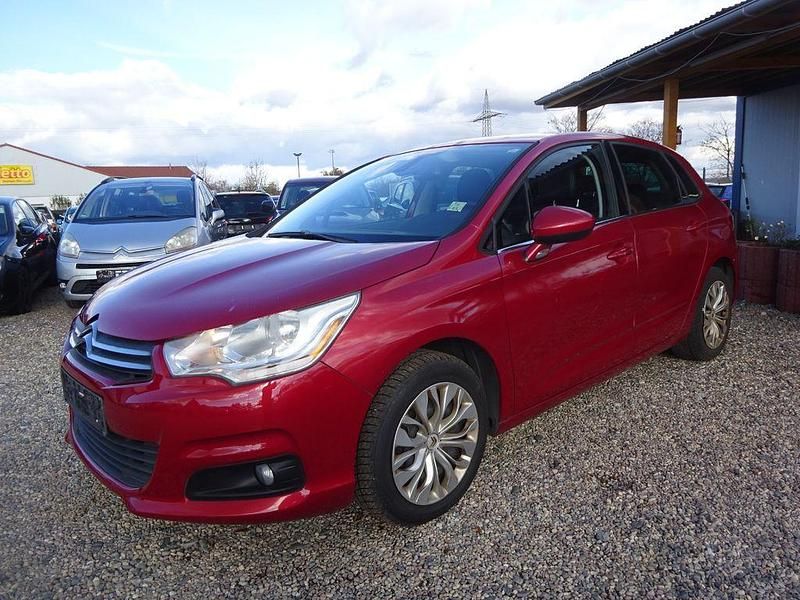 Rot Gebraucht 2012 Citroën C4 SELECTION Limousine | 3.500 € (Superpreis) - Bild 1/4