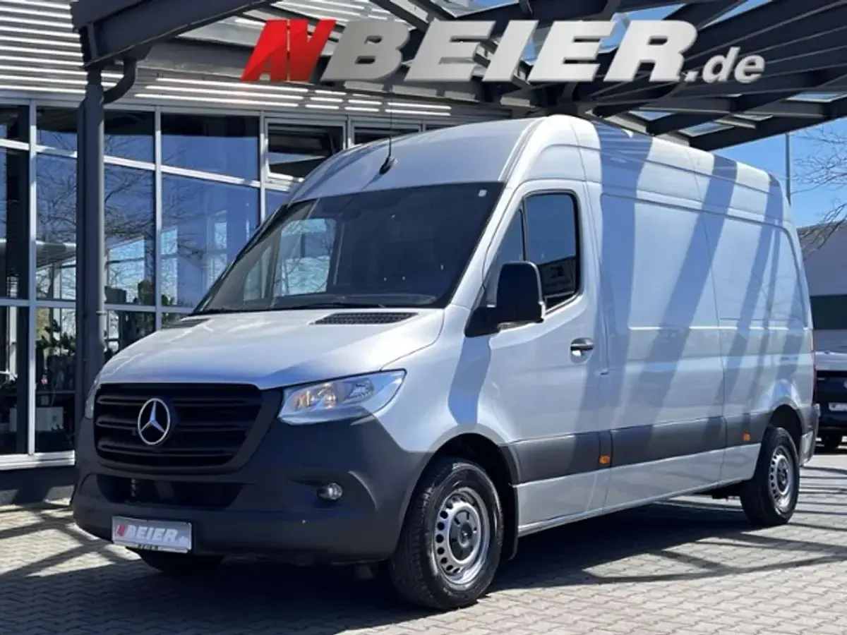Usata Mercedes Sprinter 150 CV (110 kW) 2023 Argento Furgone