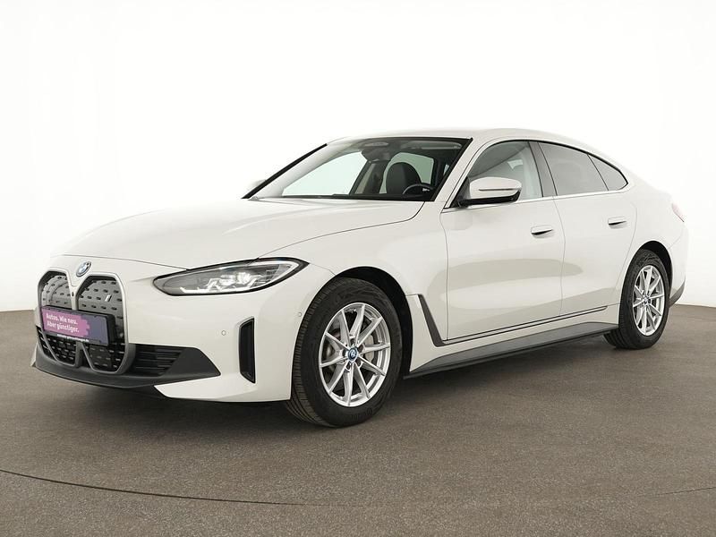 Alpinweiss iii Gebraucht 2023 BMW i4 Sport Line Limousine | 39.199 € (Guter Preis) - Bild 1/4