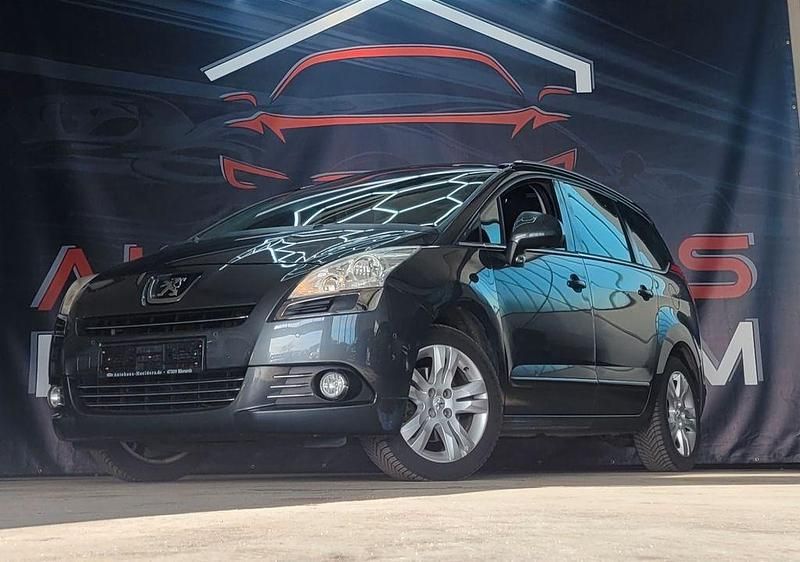 Gebraucht Peugeot 5008 Platinum 150 PS (110 kW) 2011 Grau Van / Kleinbus