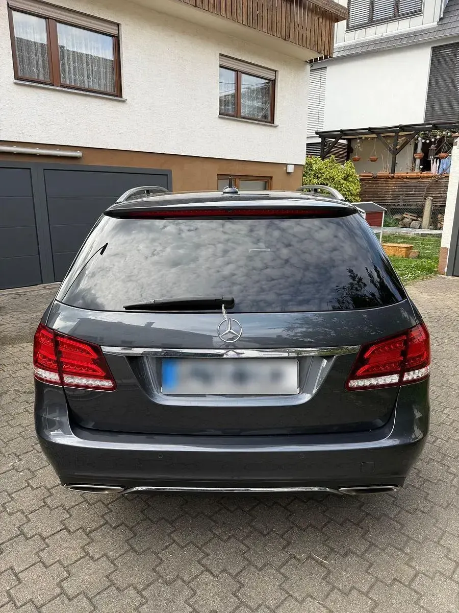 Gebraucht Mercedes E200 Avantgarde 184 PS (135 kW) 2014 Grau Kombi
