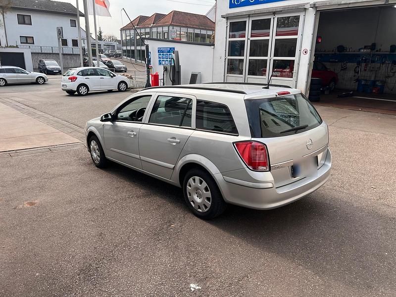 Gebraucht Opel Astra 125 PS (91 kW) 2006 Silber Kombi