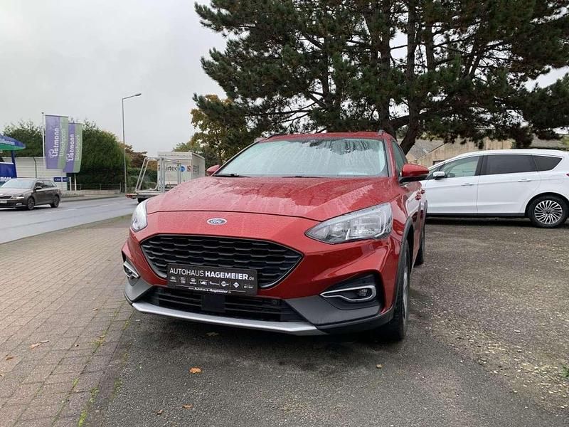 Fantasticrot metallic Gebraucht 2022 Ford Focus Active Kombi | 20.950 € (Guter Preis) - Bild 1/4