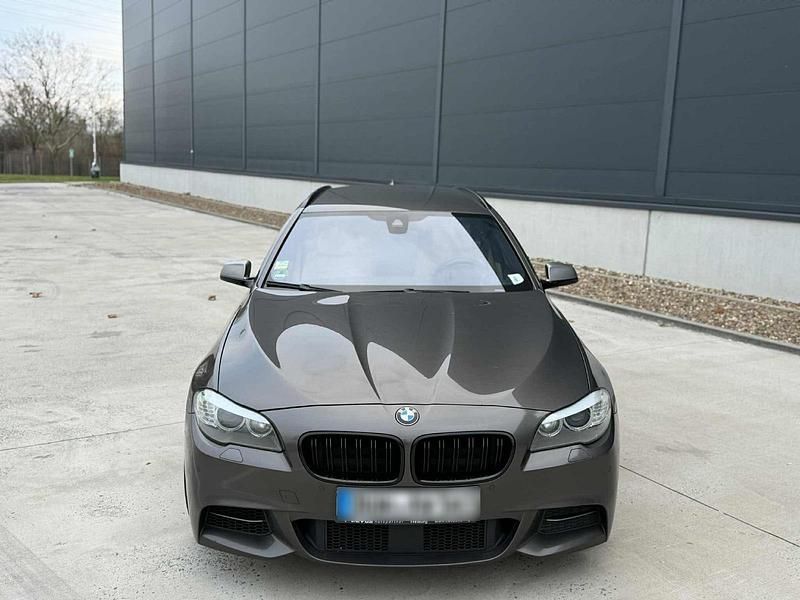 Gebraucht BMW M550 381 PS (280 kW) 2012 Braun Limousine