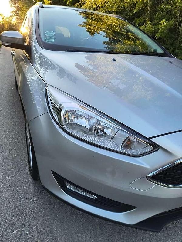 Gebraucht Ford Focus 120 PS (88 kW) 2017 Grau Kombi