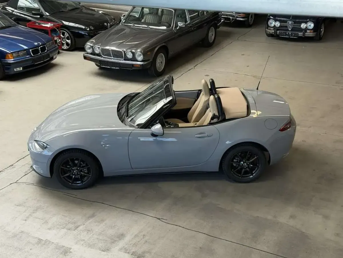 Gebraucht Mazda MX5 132 PS (97 kW) 2025 Grau (aero grey met) Cabrio
