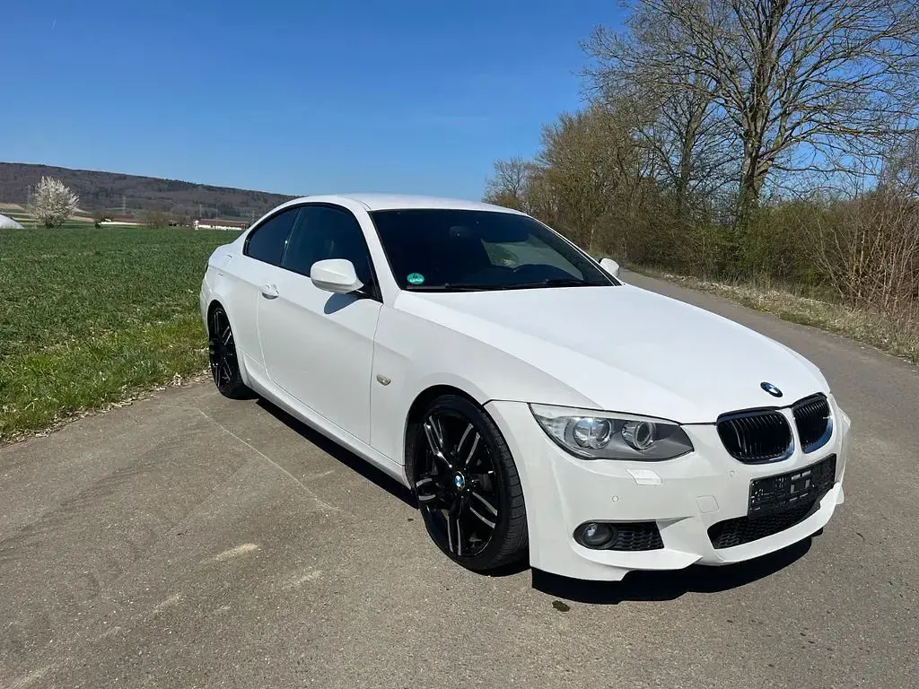 Gebraucht BMW 320 M Sport 170 PS (125 kW) 2011 Weiß Coupé