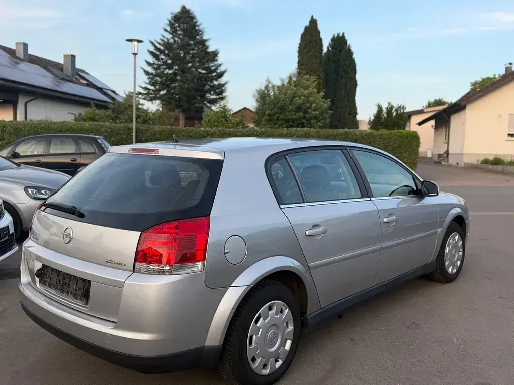 Gebraucht Opel Signum Edition+ 155 PS (114 kW) 2005 Grau Kleinwagen