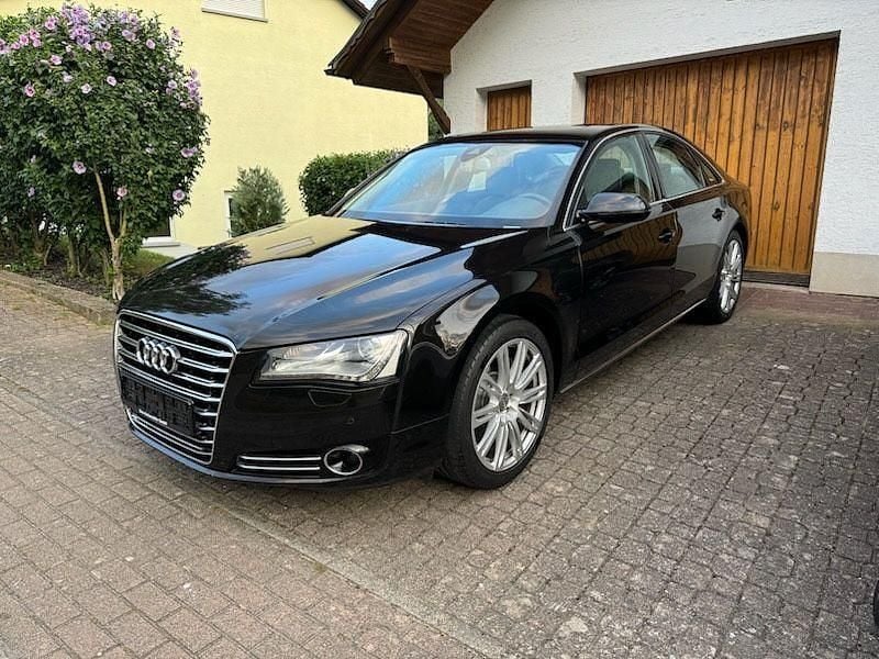 Schwarz Gebraucht 2013 Audi A8 Comfort Limousine | 17.900 € (Superpreis) - Bild 1/4