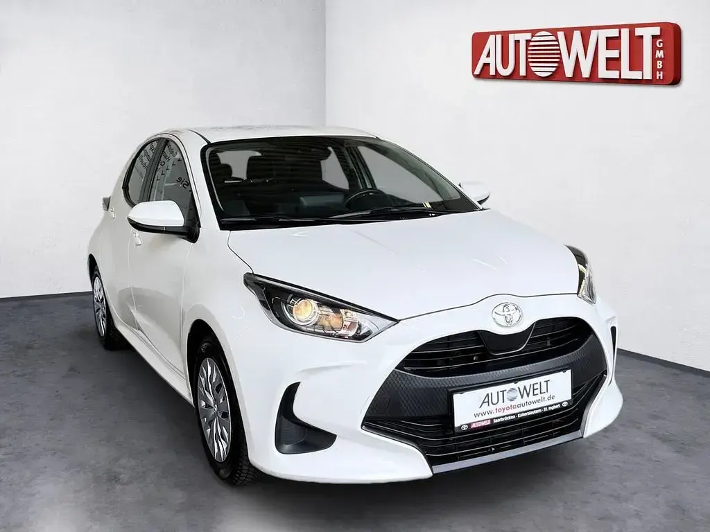 Gebraucht Toyota Yaris Comfort 72 PS (52 kW) 2022 Weiß Kleinwagen