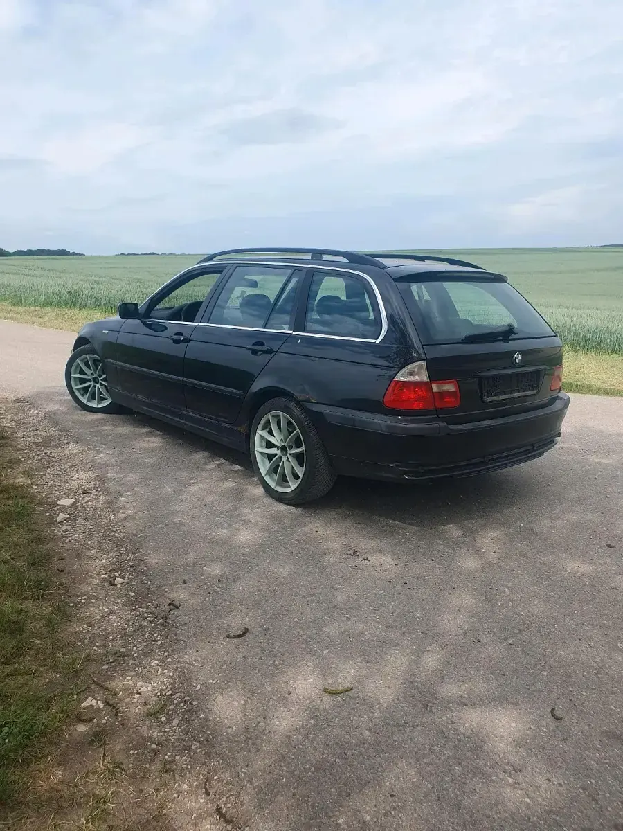 Używany BMW 320 150 KM (110 kW) 2004 Czarny Kombi