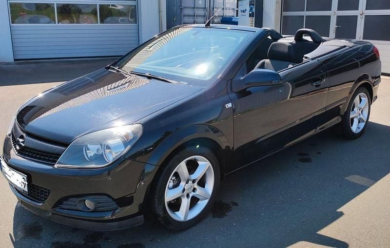 Gebraucht Opel Astra Cabriolet 116 PS (85 kW) 2008 Schwarz Cabrio