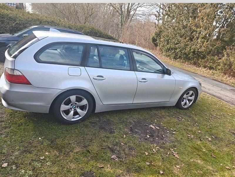 Gebraucht BMW 530 218 PS (160 kW) 2004 Grau Kombi
