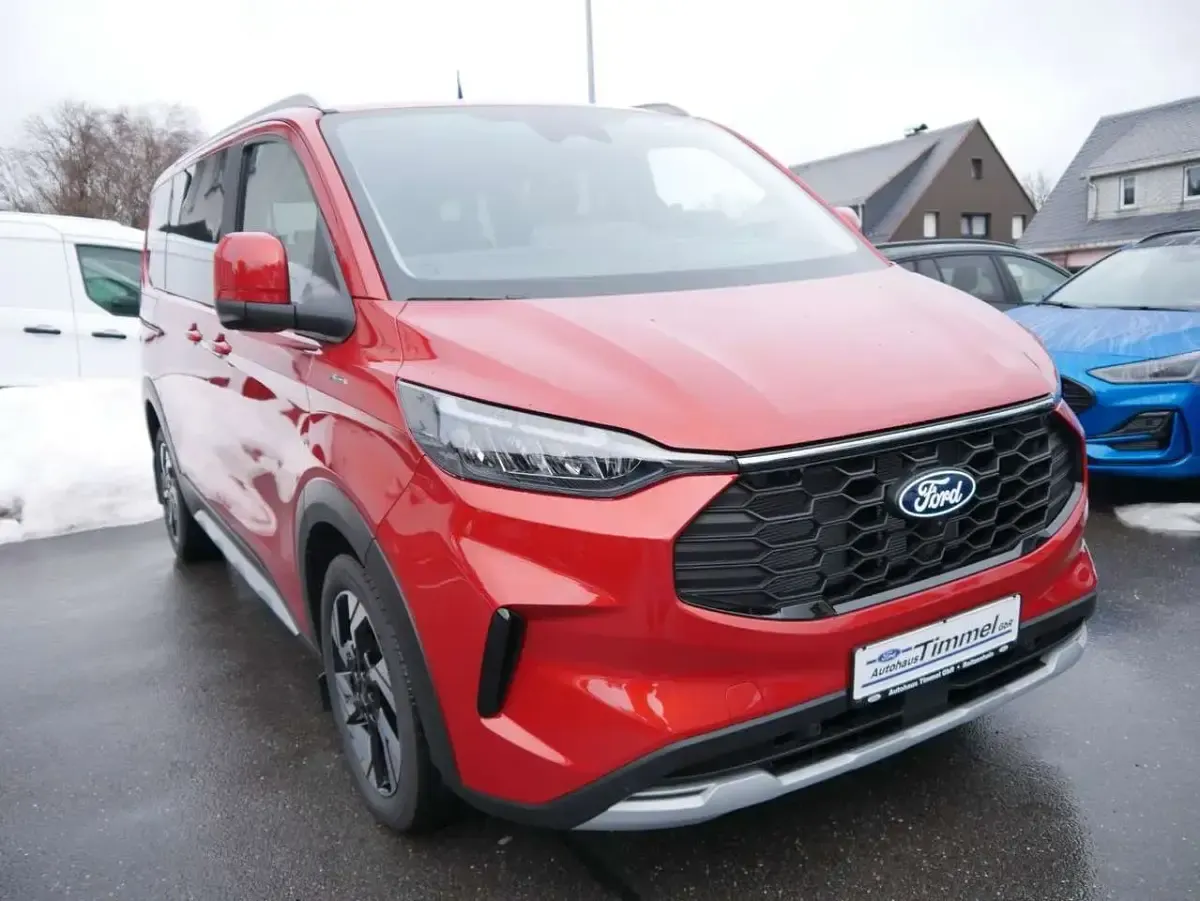 Neu Ford Tourneo Active 170 PS (125 kW) 2026 Rot Van / Kleinbus
