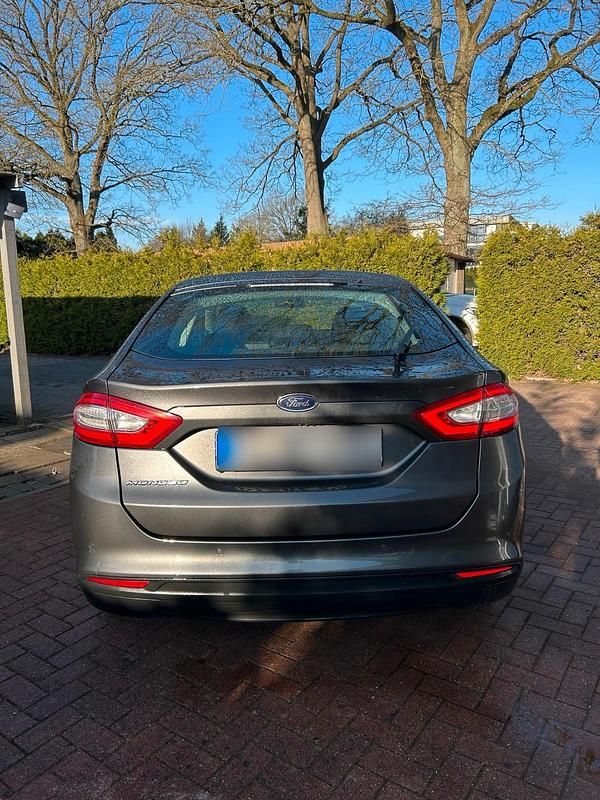 Gebraucht Ford Mondeo 150 PS (110 kW) 2015 Grau Limousine