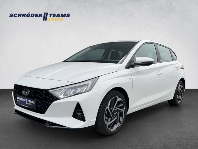 Gebraucht Hyundai i20 Intro Edition 101 PS (74 kW) 2022 Polar white Limousine