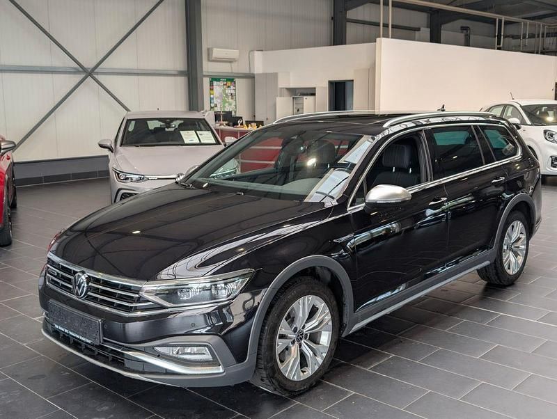 Schwarz Gebraucht 2022 VW Passat Alltrack Kombi | 24.900 € (Guter Preis) - Bild 1/4