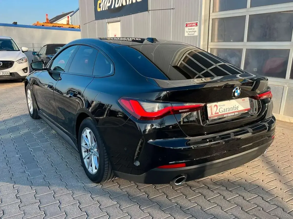 Gebraucht BMW 420 Coupé 190 PS (139 kW) 2023 Schwarz ii/bonnet fluid black Coupé