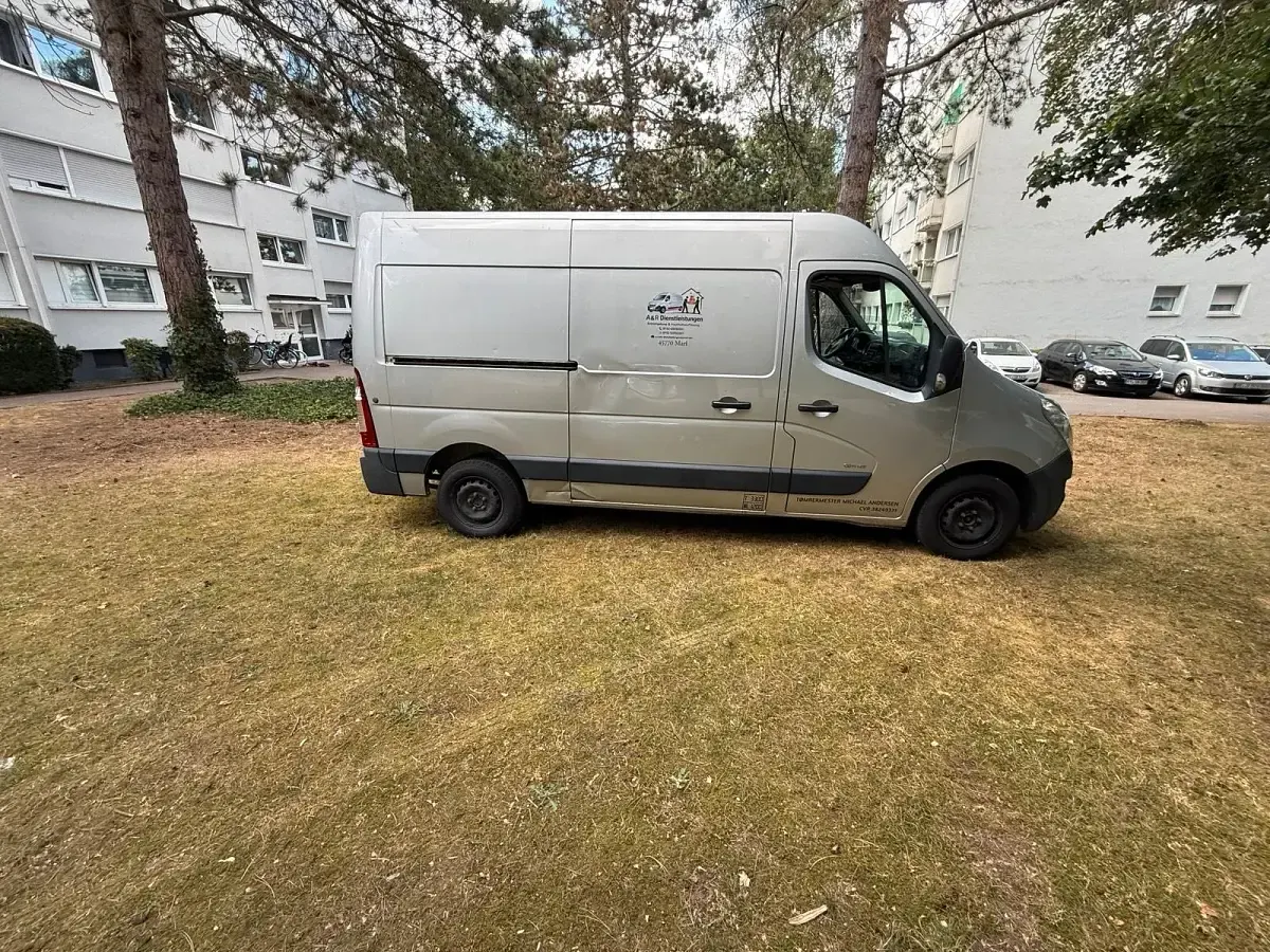 Gebraucht Opel Movano 131 PS (96 kW) 2011 Silber Van / Kleinbus