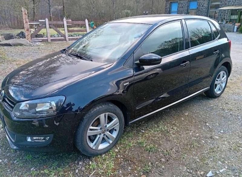 Gebraucht VW Polo Life 90 PS (66 kW) 2014 Schwarz Limousine