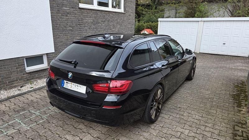 Gebraucht BMW 525 Comfort Edition 218 PS (160 kW) 2016 Schwarz Kombi