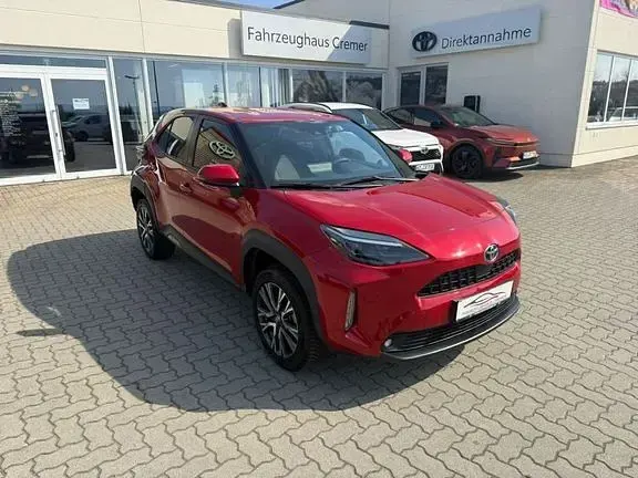 Gebraucht Toyota Yaris Connect Style 116 PS (85 kW) 2022 Karminarot metallic Kleinwagen