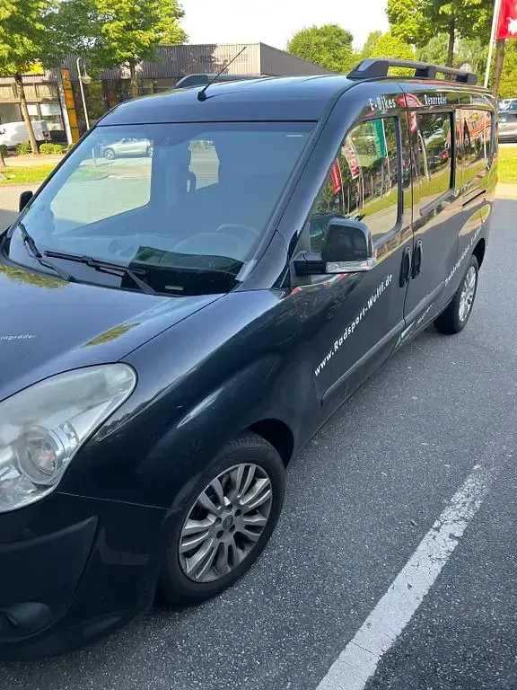 Gebraucht Fiat Doblò 135 PS (99 kW) 2014 Schwarz Van / Kleinbus