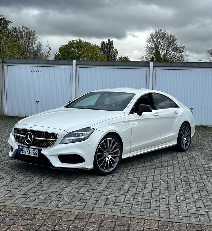 Weiß Gebraucht 2016 Mercedes CLS350 AMG Coupé | 21.900 € (Fairer Preis) - Bild 1/4