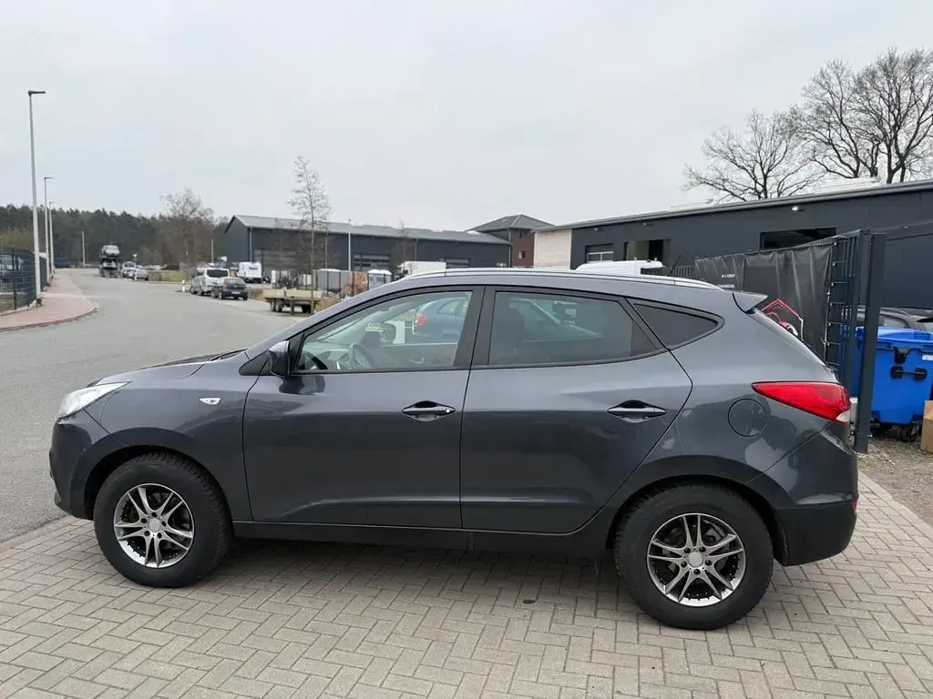 Gebraucht Hyundai ix35 Comfort 136 PS (100 kW) 2011 Grau SUV