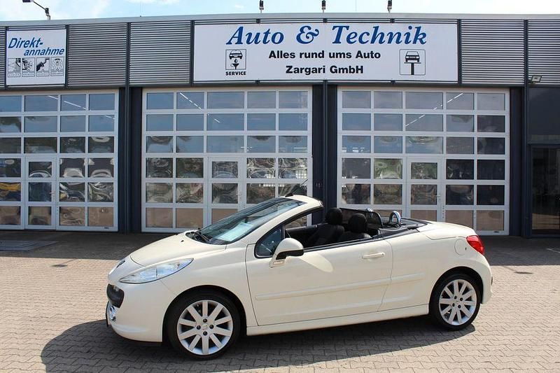 Weiß Gebraucht 2008 Peugeot 207 CC Sport Cabrio | 4.890 € - Bild 1/4