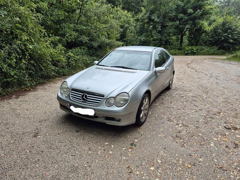 Silber Gebraucht 2002 Mercedes C180 Coupé | 1.600 € (Superpreis) - Bild 1/4
