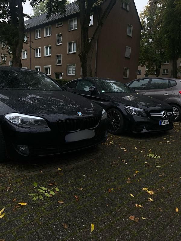 Schwarz Gebraucht 2013 BMW 520 Limousine | 9.000 € (Guter Preis) - Bild 1/4