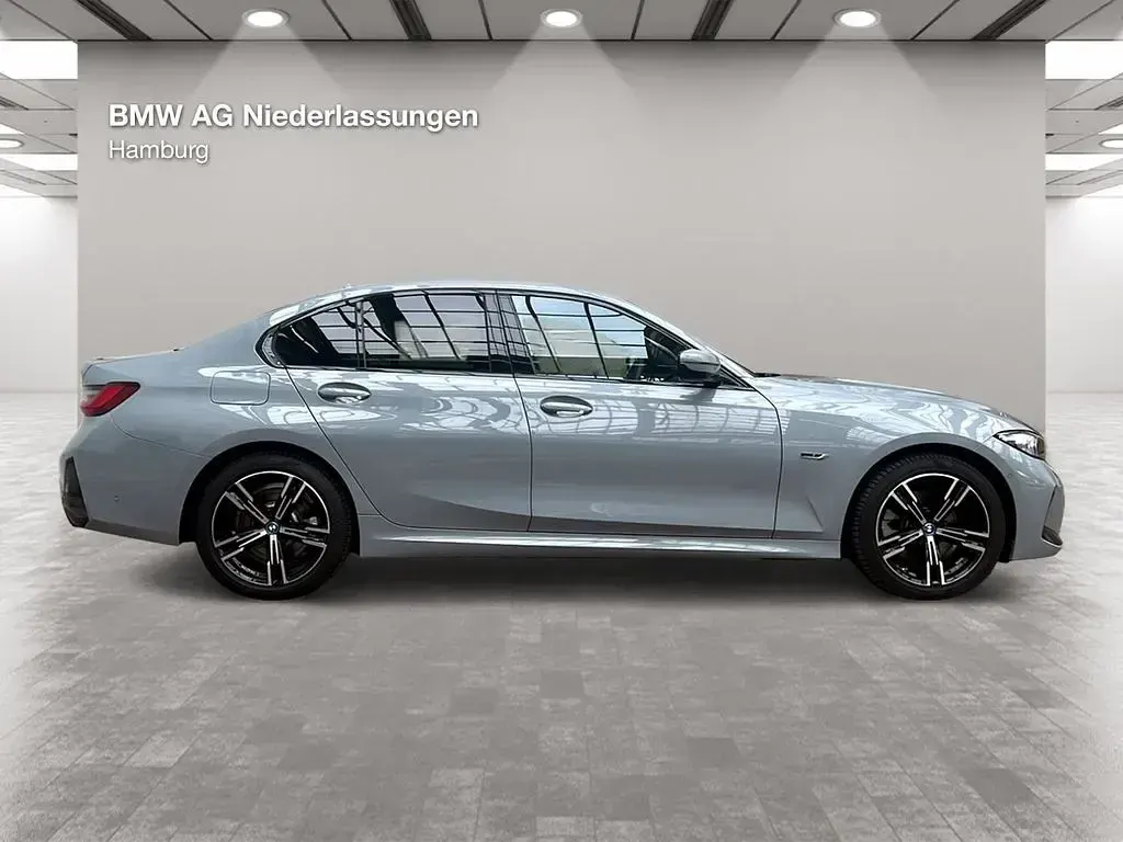 Gebraucht BMW 330 M Sport 184 PS (135 kW) 2023 Grau Limousine