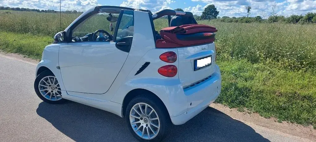 Gebraucht Smart ForTwo Cabrio 84 PS (61 kW) 2011 Weiß Cabrio