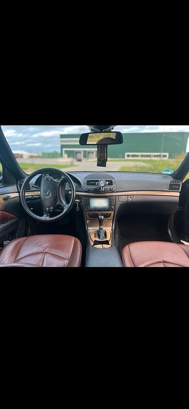 Gebraucht Mercedes E320 Avantgarde 224 PS (164 kW) 2007 Schwarz Kombi