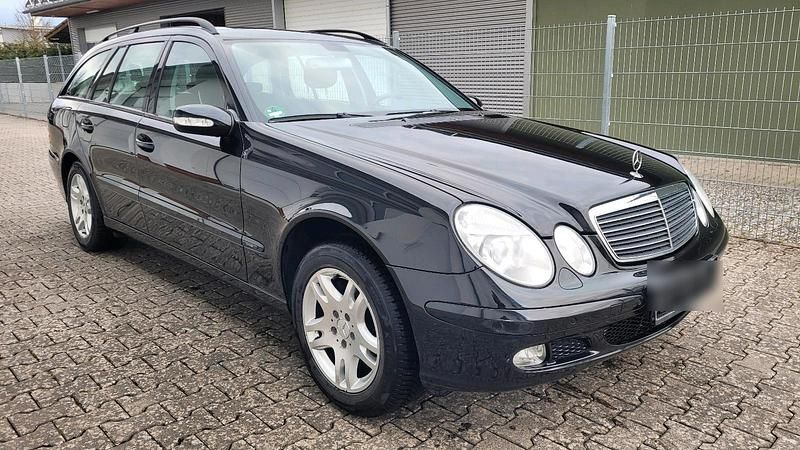 Gebraucht Mercedes E200 Classic 163 PS (119 kW) 2004 Schwarz Kombi