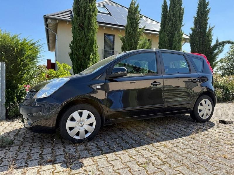 Schwarz Gebraucht 2006 Nissan Note Van / Kleinbus | 3.900 € (Etwas zu teuer) - Bild 1/4