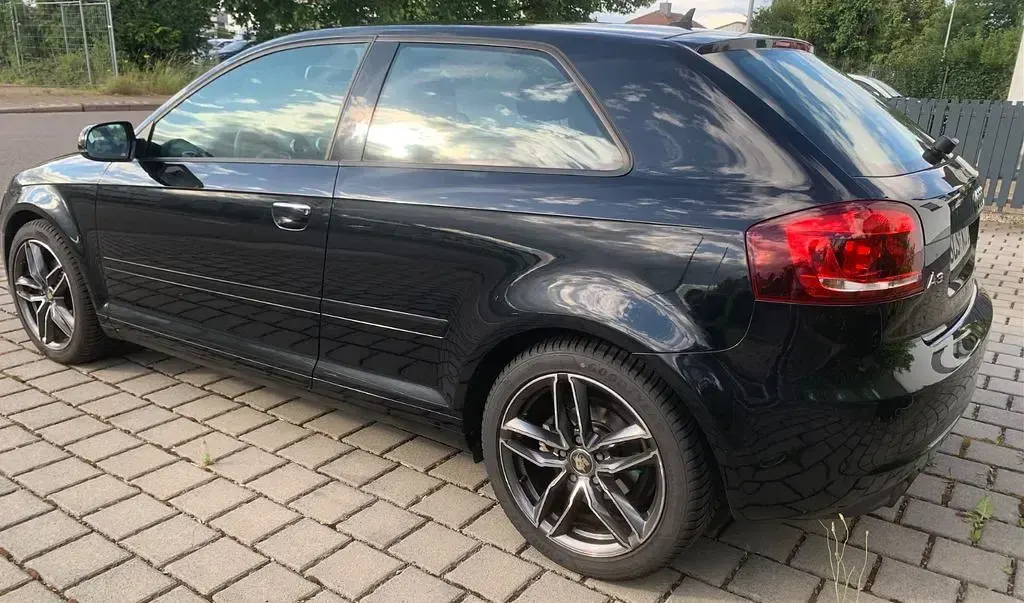 Gebraucht Audi A3 Ambition 125 PS (91 kW) 2012 Schwarz Kleinwagen
