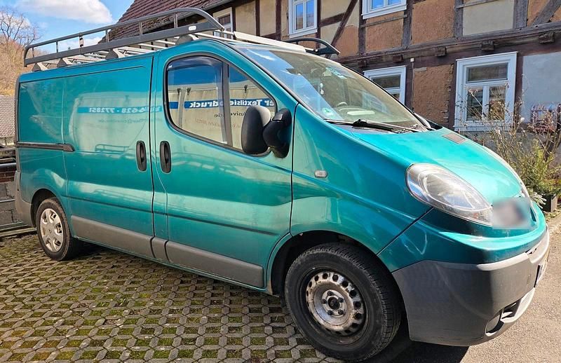 Gebraucht Renault Trafic 117 PS (86 kW) 2009 Grün Van / Kleinbus