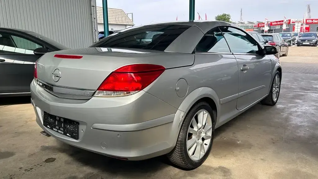Gebraucht Opel Astra Cosmo 140 PS (102 kW) 2007 Silber Cabrio