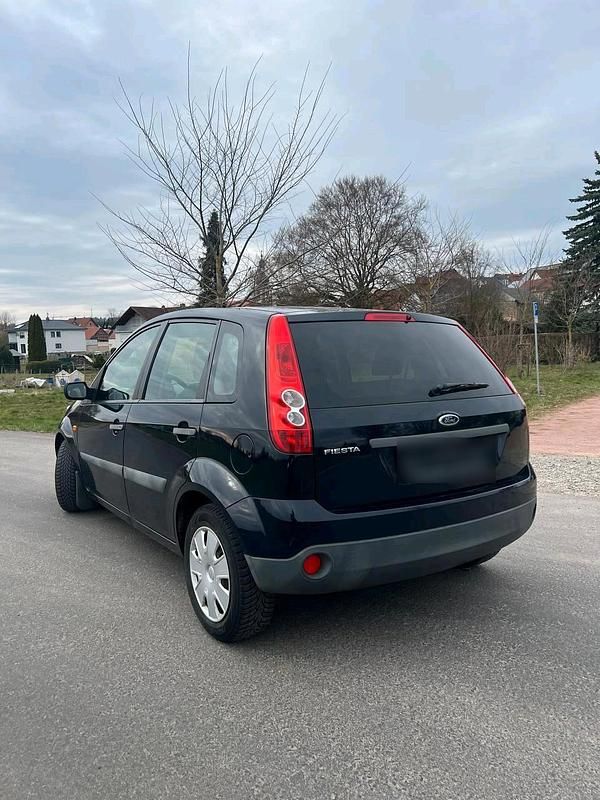 Gebraucht Ford Fiesta 70 PS (51 kW) 2006 Blau Kleinwagen