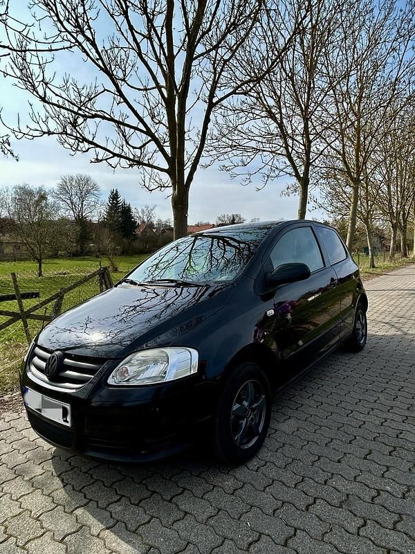 Schwarz Gebraucht 2007 VW Fox Kleinwagen | 2.200 € (Fairer Preis) - Bild 1/4
